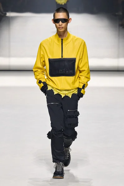 Look 23